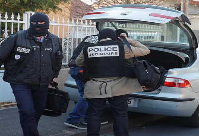 Paris Mengidentifikasi Penembak Polisi